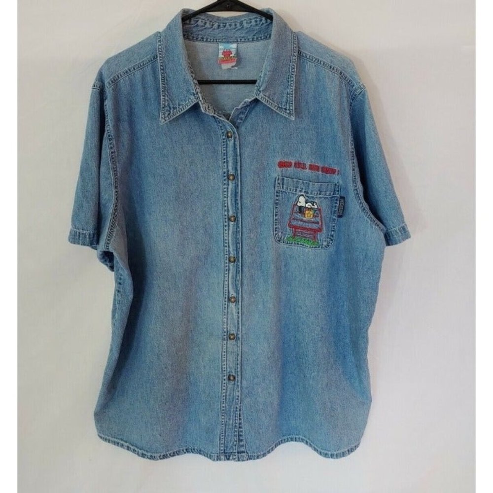 Vintage 90s Peanuts Snoopy Denim Button Up  Shop Till you Drop, Pocket Detail